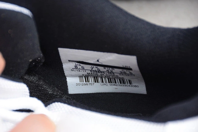 Air mens 11 Low Retro Black 